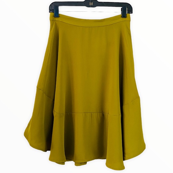 H&M Dresses & Skirts - $5 FINAL CLEARANCE!! H&M NWT Olive Green Satiny Flowy Circle Skirt Size 8